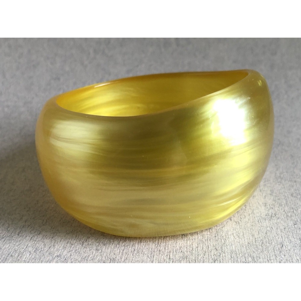 Vintage Chunky Yellow Lucite Iridescent Swirl 1"- 1.75" Wide Bangle Bracelet - Picture 7 of 9